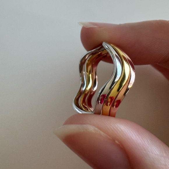 925 Sterling Tri-Color Wavy Rings - Picture 6 of 8